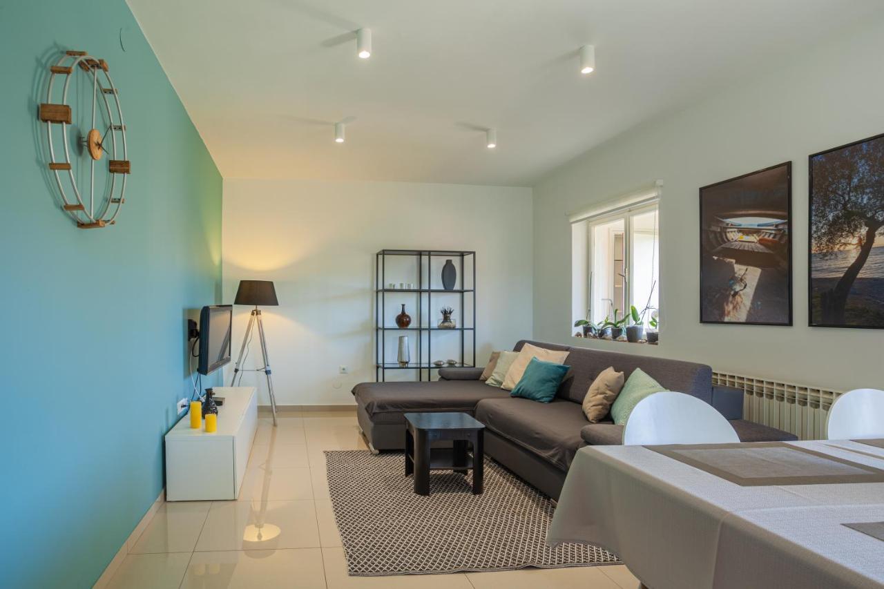 Apartman Petra ツレス エクステリア 写真